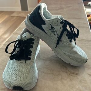Altra Torin 5 Women’s shoes size 8